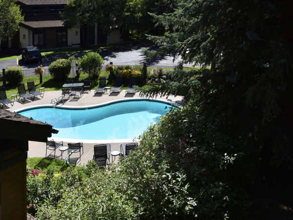 3 plus loft Townhome  shuttle or walk to skiway